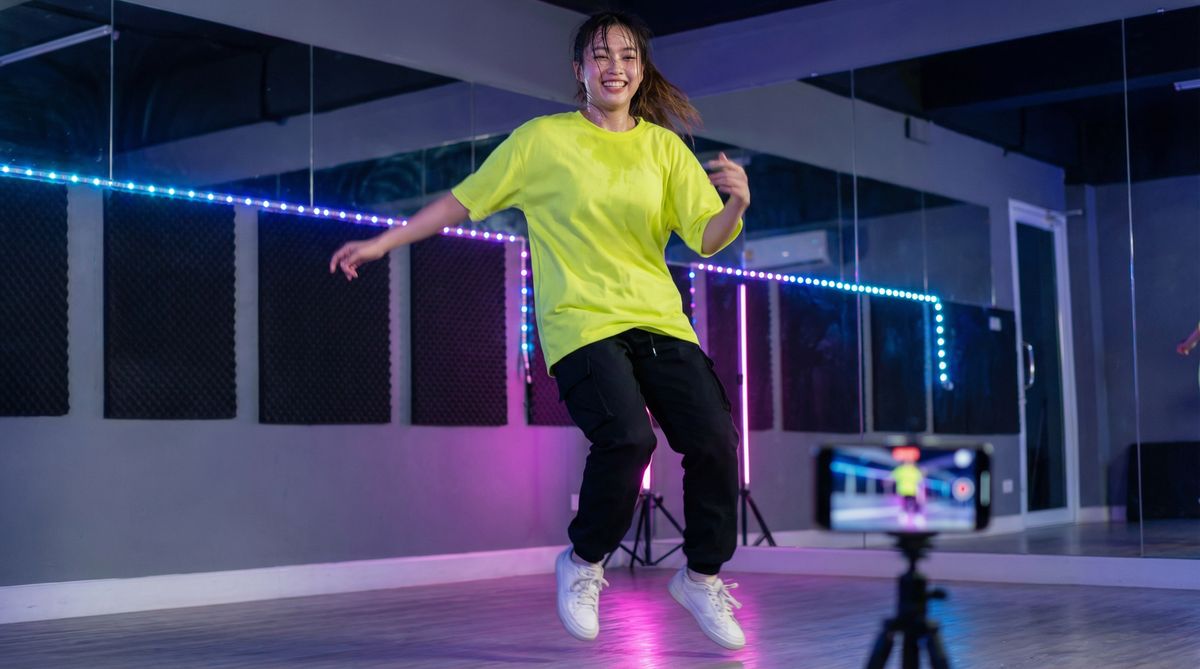 多人运动舞蹈视频